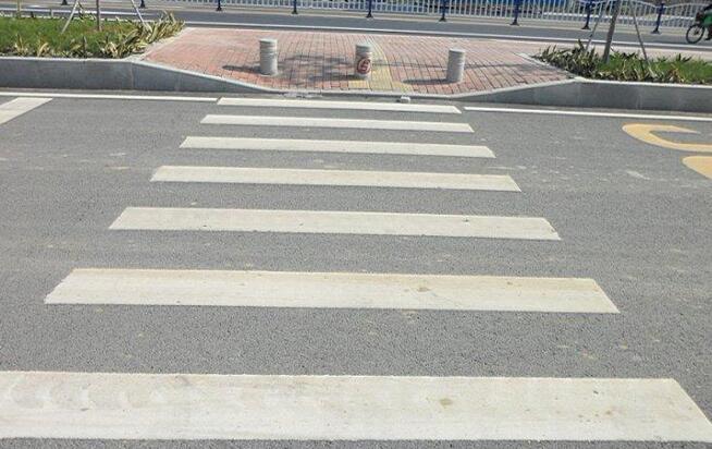 熱熔標線涂料生產(chǎn)原材料及其作用有哪些？襄陽道路標線施工廠家為你介紹