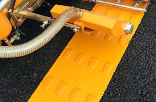 十堰恐龍化工分享4個(gè)道路標(biāo)線施工的工藝過程！