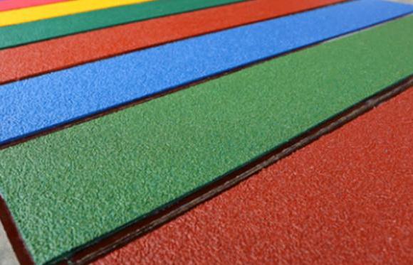 跟著道路標(biāo)線涂料銷售廠家一起看看防滑涂料這種產(chǎn)品！